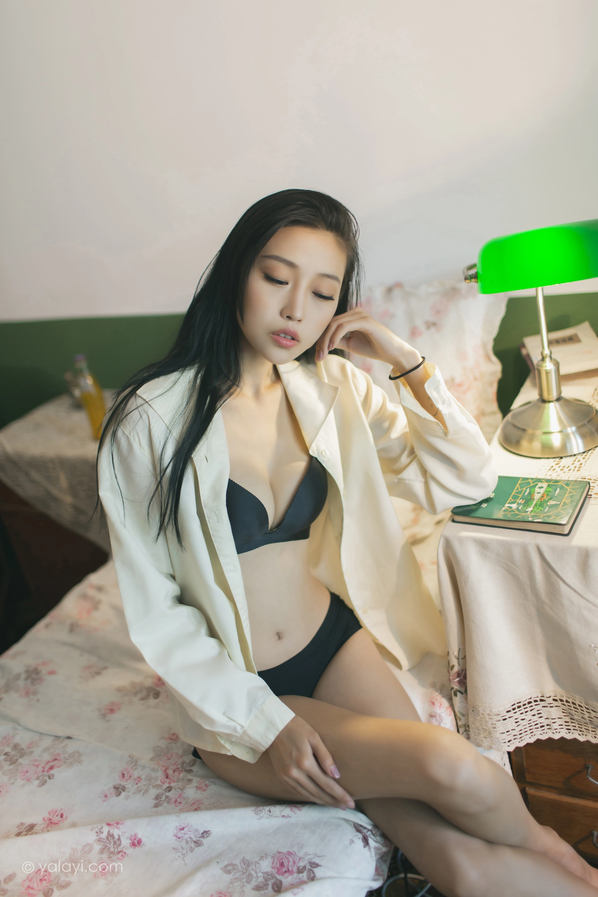 [YALAYI雅拉伊] 2023.03.01 NO.1011 白衬衣女神 图雅 2